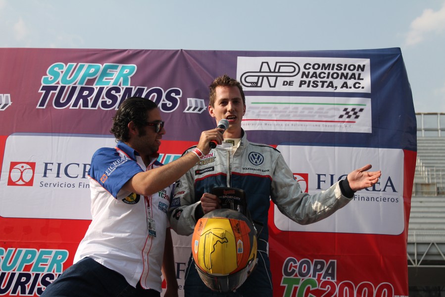 Chezito, chesito, che, Fernando Méndez, Fernando, Mendez, Mendes, Muñoz, 11, chezito11, TC2000, VWCC, Copa Notiauto, Copa Ficrea, Volkswagen Castrol Cup, Vintage, Endurance, Resistencia, WTCC, Super TC2000, Fiat 500 Cup, Fiat Trophy, Clio Cup, Superturismos, Supercopa, MTCC, BTCC, Touring Car, Panam GP Series, México, Mexico, Mejico, Polonia, USA, Estados Unidos, Republica Checa, Eslovaquia, Poland, United States, Czech Republic, Slovakia, Chile, Brno Circuit, Slovakiaring, Tor Poznan, Autodromo Hermanos Rodriguez, AHR, Magdalena Mixuca, Ecocentro Queretaro, Amozoc Puebla, Miguel E. Abed, COTA, Circuit of the Americas, Ausin Racetrack, Monterrey, Guadalajara, Cancun, DF, Porsche, Ferrari, McLaren, Volkswagen, Ford, Nissan, Infiniti, Jaguar, Seat, Chevrolet, Maserati, Honda, Toyota, Mazda, General Motors, Corvette, BMW, Audi, Mercedes, Fiat, Ariel Atom, Lotus, Red Bull, Subaru, iRacing, rFactor, Piloto, Race Driver, Piloto de Pruebas, Test Driver, Instructor, Entrenador, Coach, Capacitador, Product Trainer, Publicidad Dinámica, Dynamic Marketing, Eventos, Events, Diseño Industrial, Industrial Design, www.chezito11.com, fernando@chezito11.com, Stilo, Helmet, OMP, Sparco, Nomex, Alpinestar, Fernando Alonso, Ayrton Senna, Alain Prost, Michael Schumacher, Juan Manuel Fangio, Jakie Stewart, James Hunt, Jim Clark, Niki Lauda, Esteban Gutierrez, Checo Perez, Sebastian Vettel, Nigel Mansell, Mika Hakinenn, Kimi Raikonen, Lewis Hamilton, Nico Rosberg, Ricardo Rodriguez, Pedro Rodriguez, Moises Solana, Sport City, Autobahner, Antera, Nabohi, Grupo Aduanal Prida, Grupo DTT, DTT Damz, Driving Training Team, DTT driving Academy, DTT Motorsports, Fundacion conduce seguro, dttdrivingacademy, BGR motorsport, BGR Simulators, Centro Dinamico Pegaso, Pirelli Driving School, Ocesa, AS3 Driver Training, Off Road Mexico.